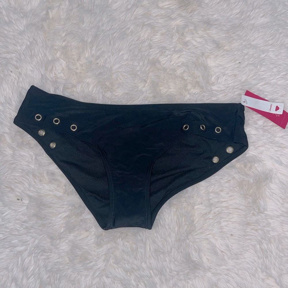 🖤Black cheeky bikini bottoms with gold accents🖤